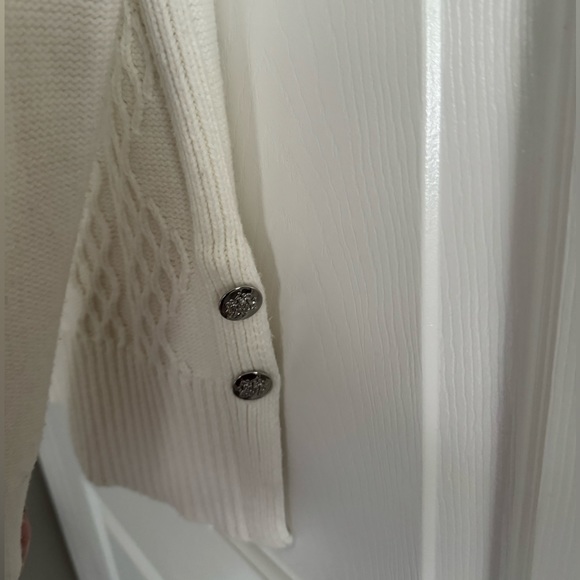 Beautiful Ivory Sweater from WHBM Size Small - Picture 4 of 5
